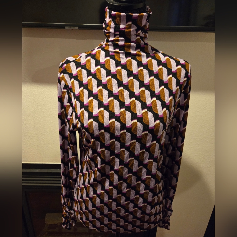 Worthington Geometric Patterned Turtleneck Top (NWOT)
